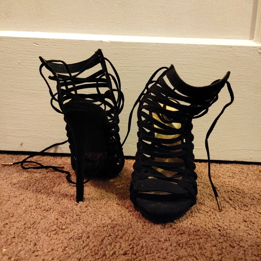 Heels - Picture 4 of 5